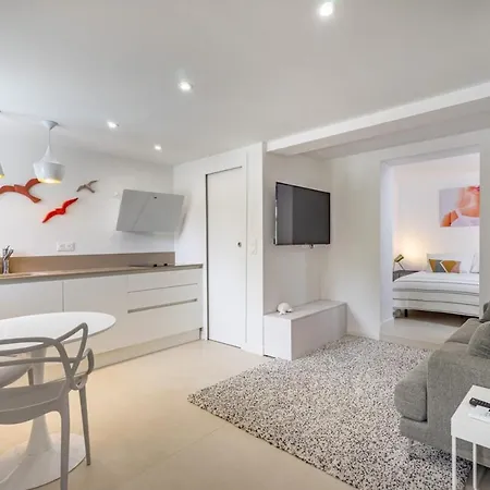 Giovannina N2 * Cassis